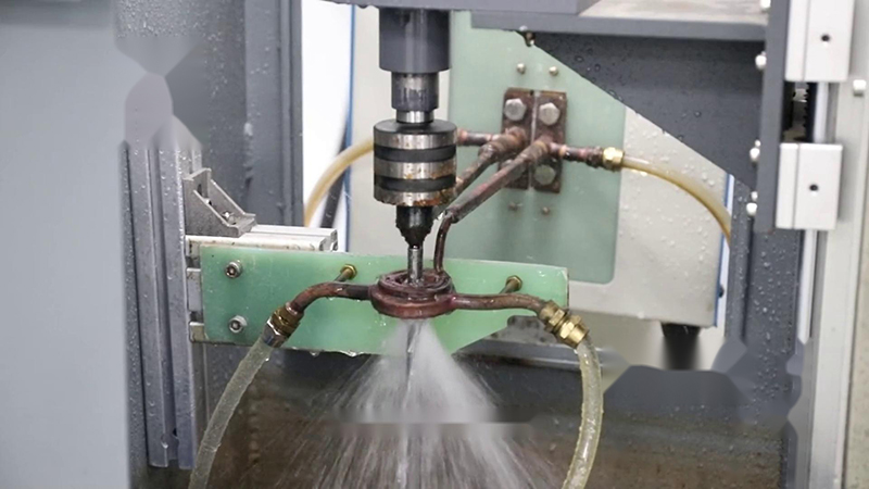 半自動淬火熱處理高頻淬火機床在汽車、機械制造、工具制造等行業有著廣泛的應用