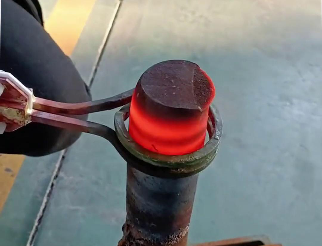 海拓手持式高頻加熱機，加熱實心棒料真有一手！