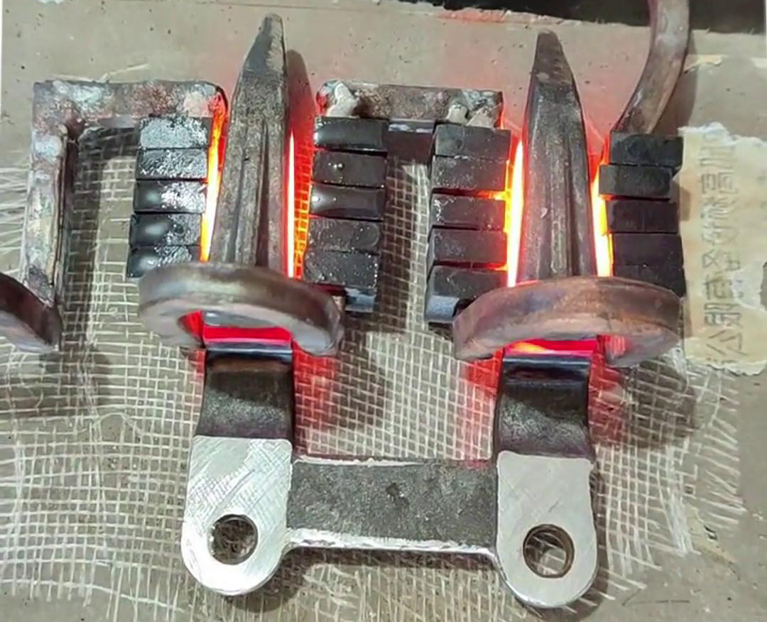 高頻淬火機在護刀器淬火熱處理中的應用效果分析