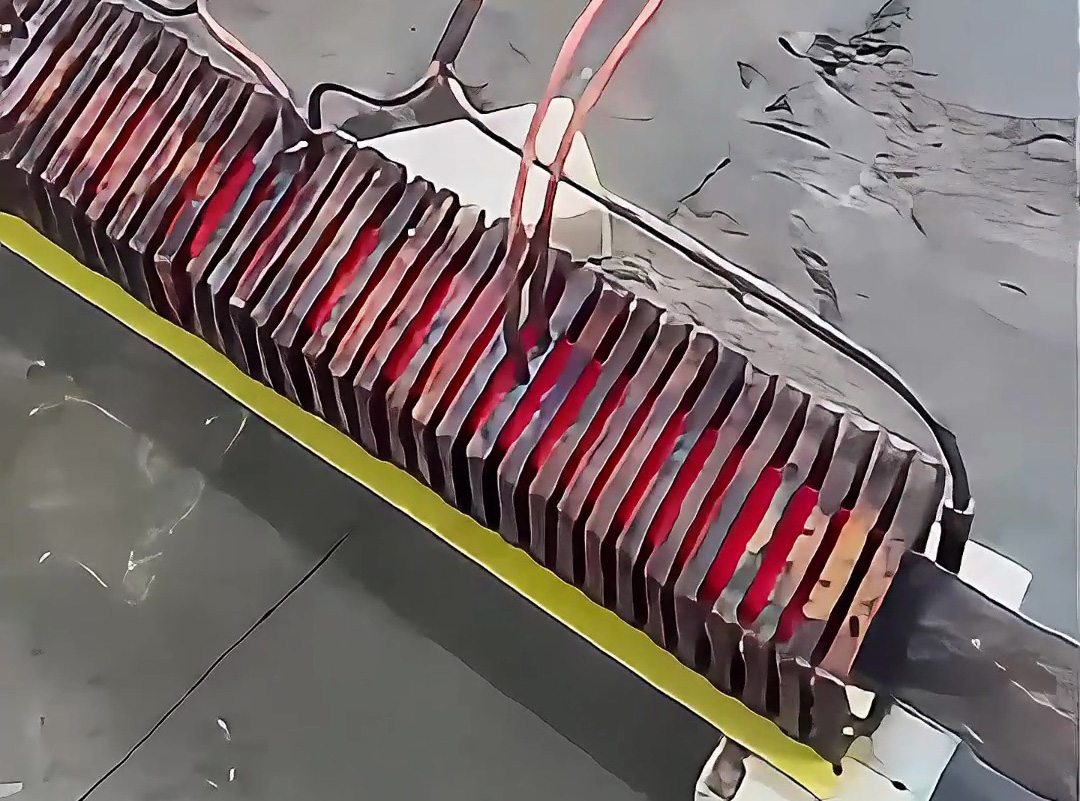 大直徑長棒料加熱首選中頻爐：解析高頻機的局限性與中頻機的適配性