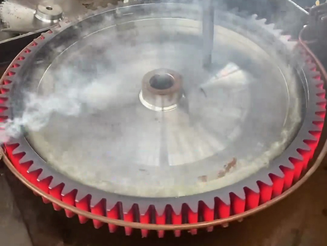 傳統齒輪淬火要被淘汰？我的海拓高頻淬火設備是王牌