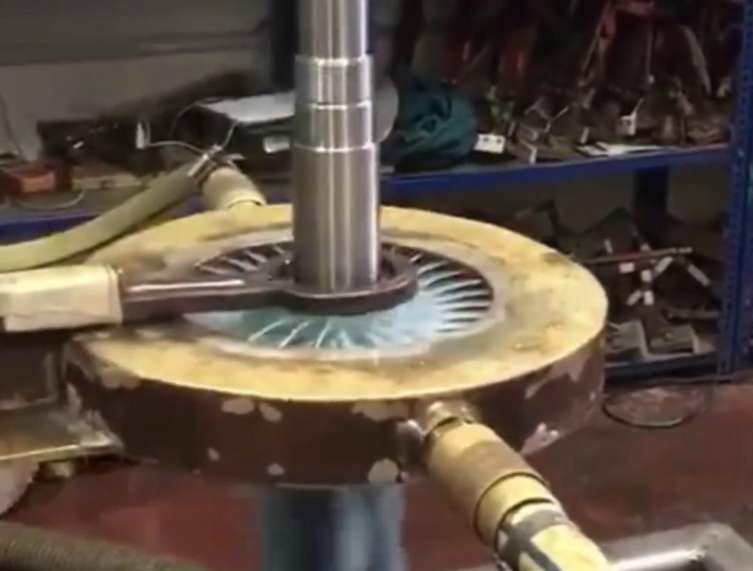 高頻數控淬火機床,更換感應加熱線圈可適合各類軸、齒輪淬火工藝