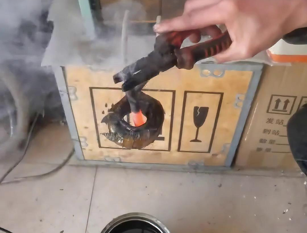 小型高頻淬火機，適用于常見小型五金金屬材料淬火熱處理