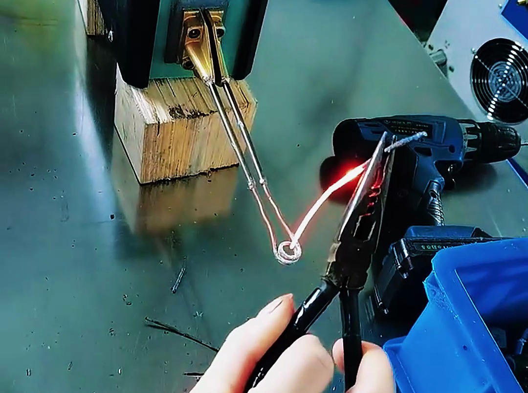 針對鐵絲退火需求超高頻加熱設備