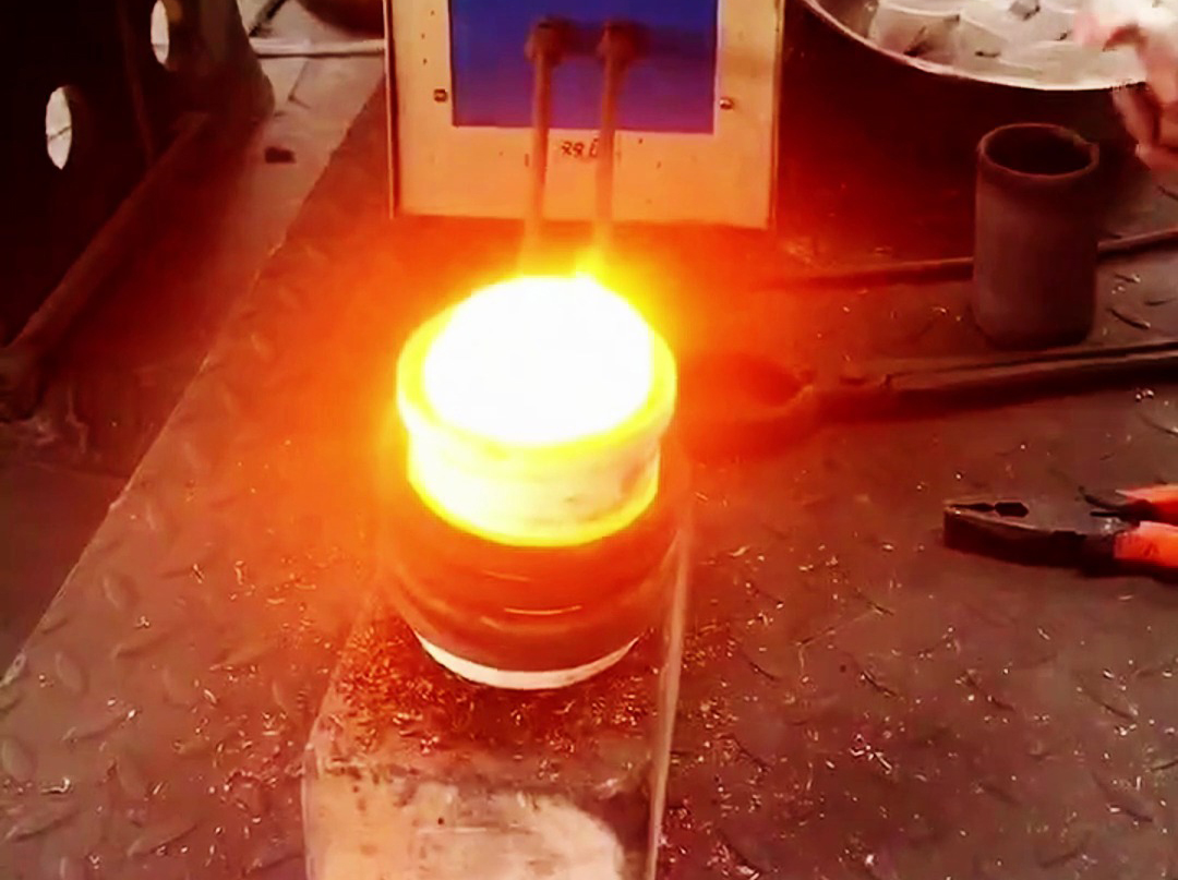 高頻熔煉爐適合在實驗室,教學,小型化熔煉生產使用