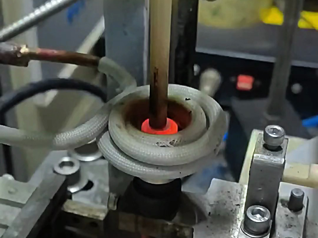 銀觸點(diǎn)自動化焊接使用高頻焊接設(shè)備