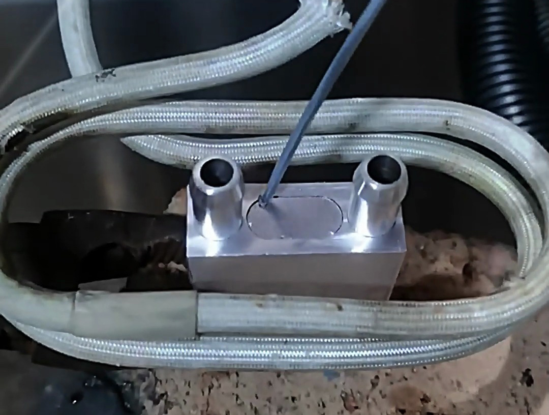 使用高頻焊機(jī)焊接鋁件,那么焊接鋁件就像喝水一樣簡單,簡單到有手就會