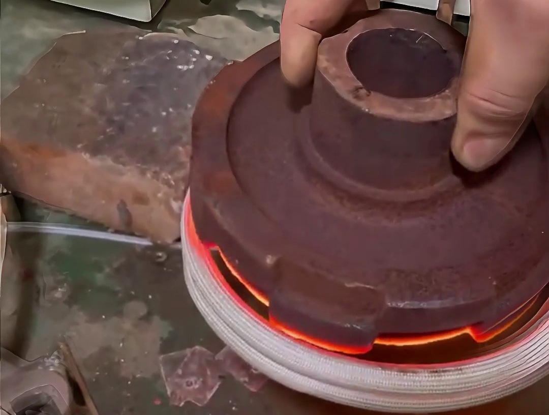 金屬零件高頻淬火大公開,手動vs自動化,哪種更適合