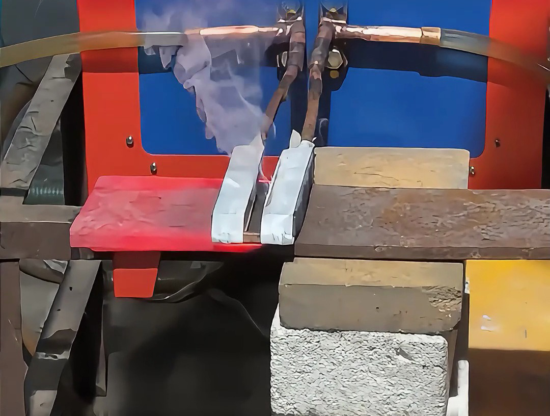 幾秒加熱6毫米鋼板!鋼板瞬間變紅!超音頻感應(yīng)加熱機(jī)效率驚人