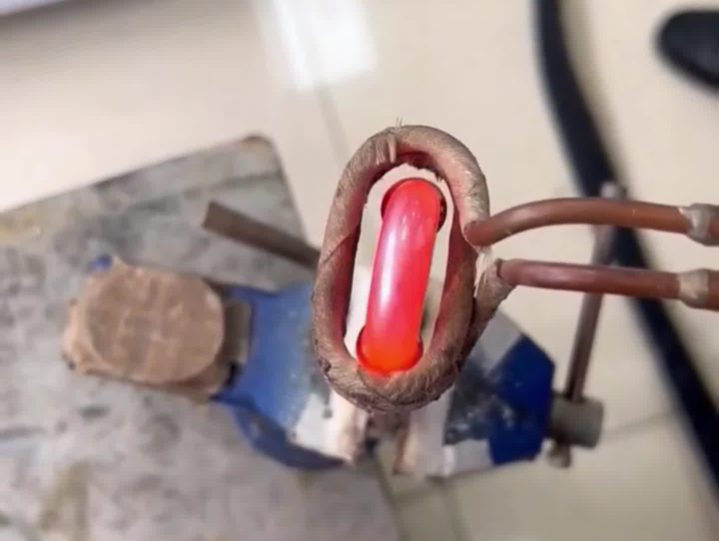 通電即用的智能手持式高頻焊接機,冷凝器銅管焊接全過程展示!