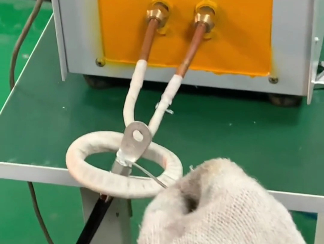 高頻感應加熱設備助力線束端子焊接工藝升級!高精度高效率,工作質量有保障