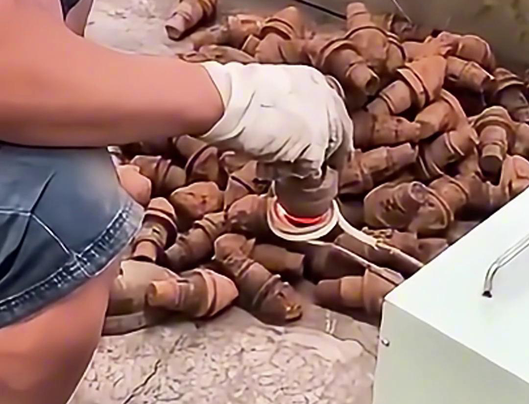 054F0101665947BA3F3A591046BBA6B8.jpg 054F0101665947BA3F3A591046BBA6B8.jpg